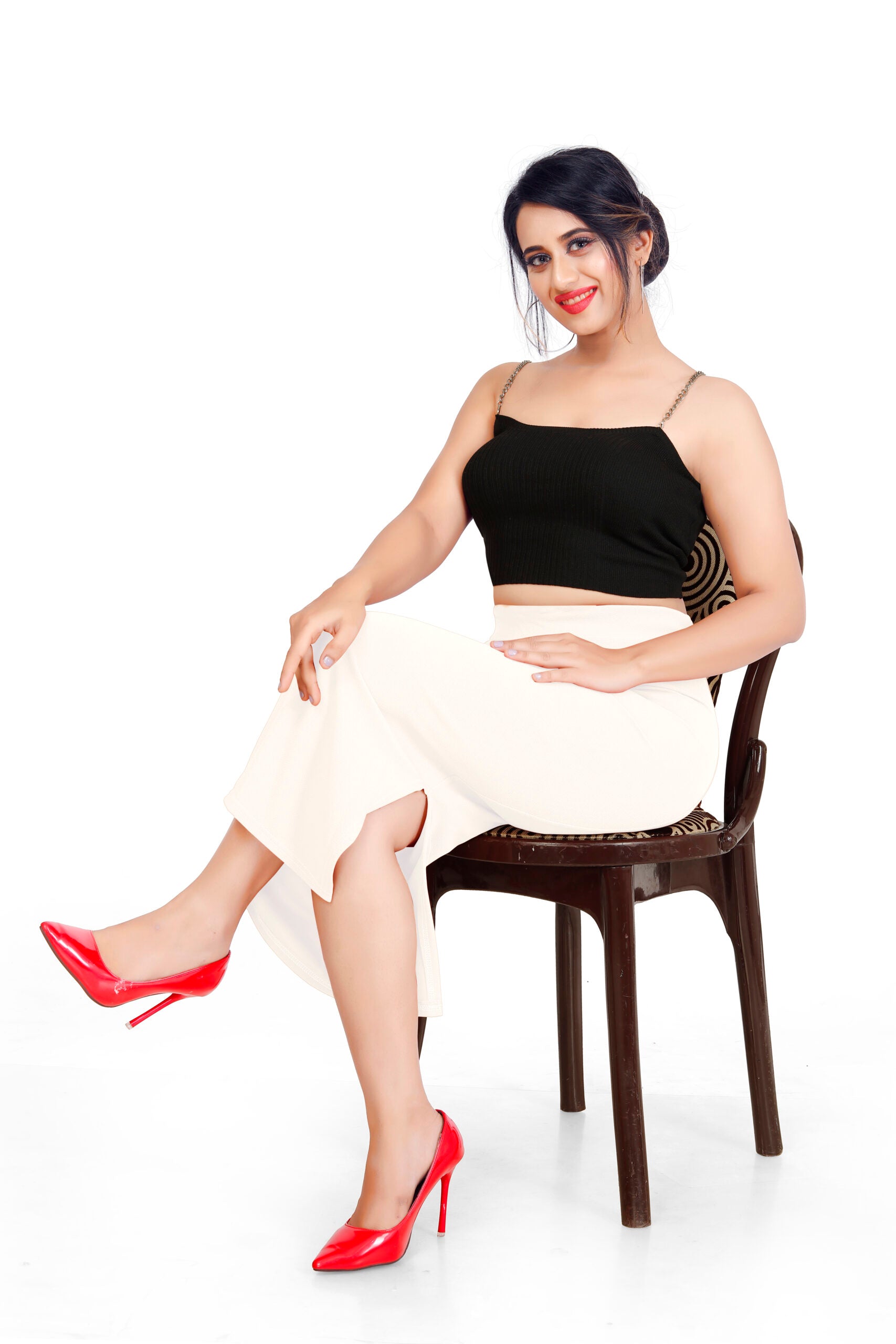 Clozena Cream white Saree Shapewear With Side Slits